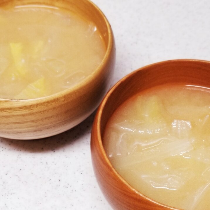 アゴ出汁とほんだしで 玉ねぎと白菜の味噌汁 レシピ 作り方 By Janbo 楽天レシピ